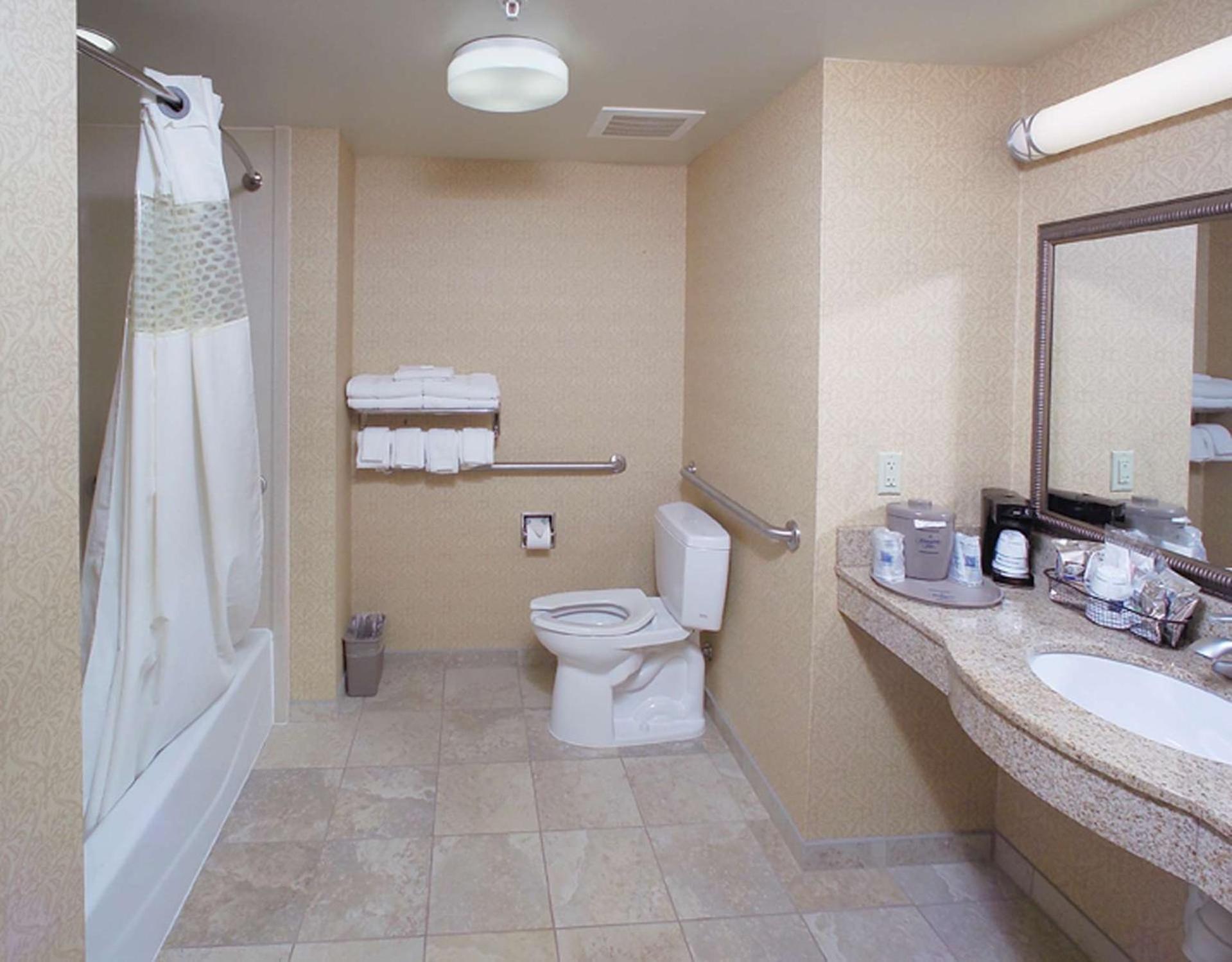 Hampton Inn Schenectady Downtown Room photo
