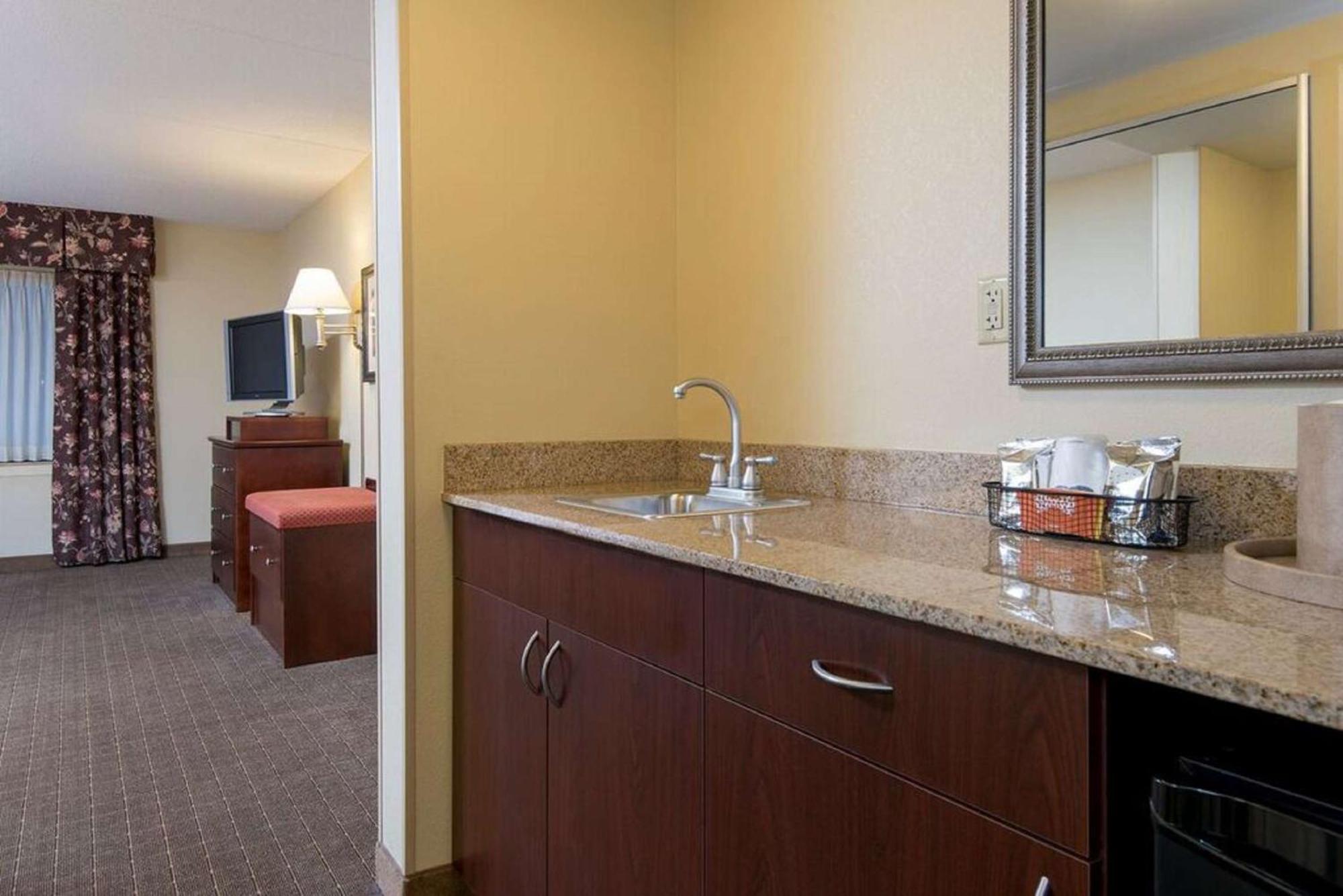 Hampton Inn Schenectady Downtown Exterior photo